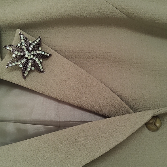 Liz Claiborne skirt suit light olive gorgeous - Picture 2 of 5